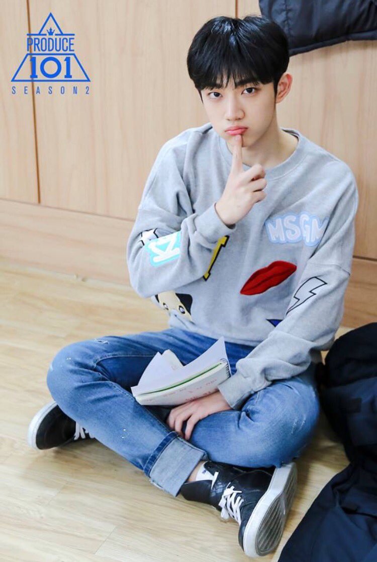 iamlachimolalaa's tweet photo. Seng il chukaheee hyungseob Love Youuuu babyyy ❤️  fighting let's debut 🌸😘 #형섭아생일축하해 #YUEHUA  #AhnHyungSeob #hyungseob https://t.co/XzGbCjhSxJ