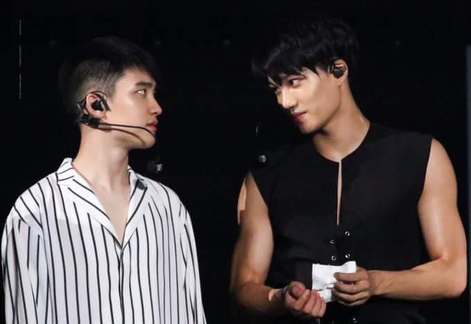 OTEntMinseok's tweet photo. Yung mga tingin talaga eh @OTEntKyungsoo @OTEntChanyeol @OTEntJongin https://t.co/eB8uu082Gr