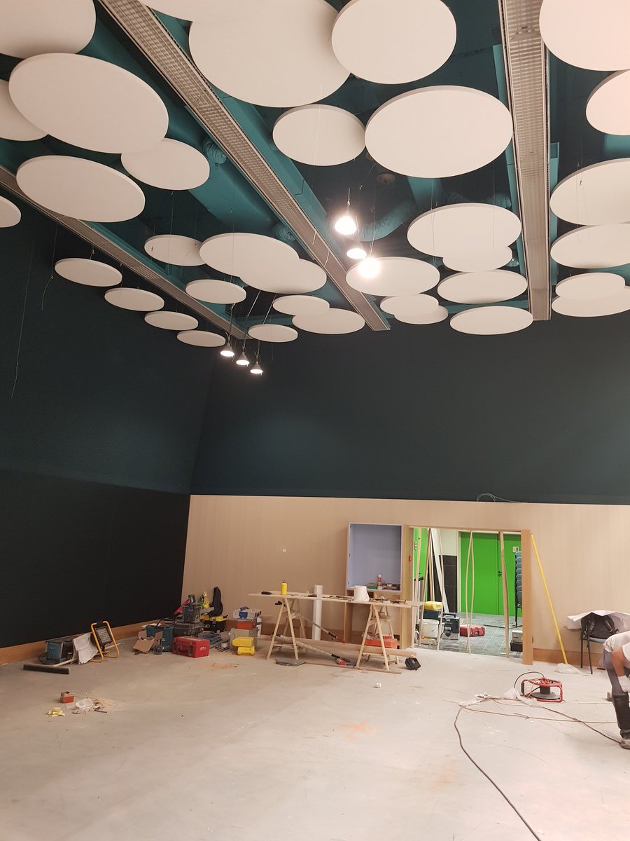 wouterommeslag's tweet photo. Laatste eindsprint voor de grote aula. Nog 1 week te gaan. Net zoals voor de studenten :-) #Odiseefm https://t.co/wonGO9o5OJ