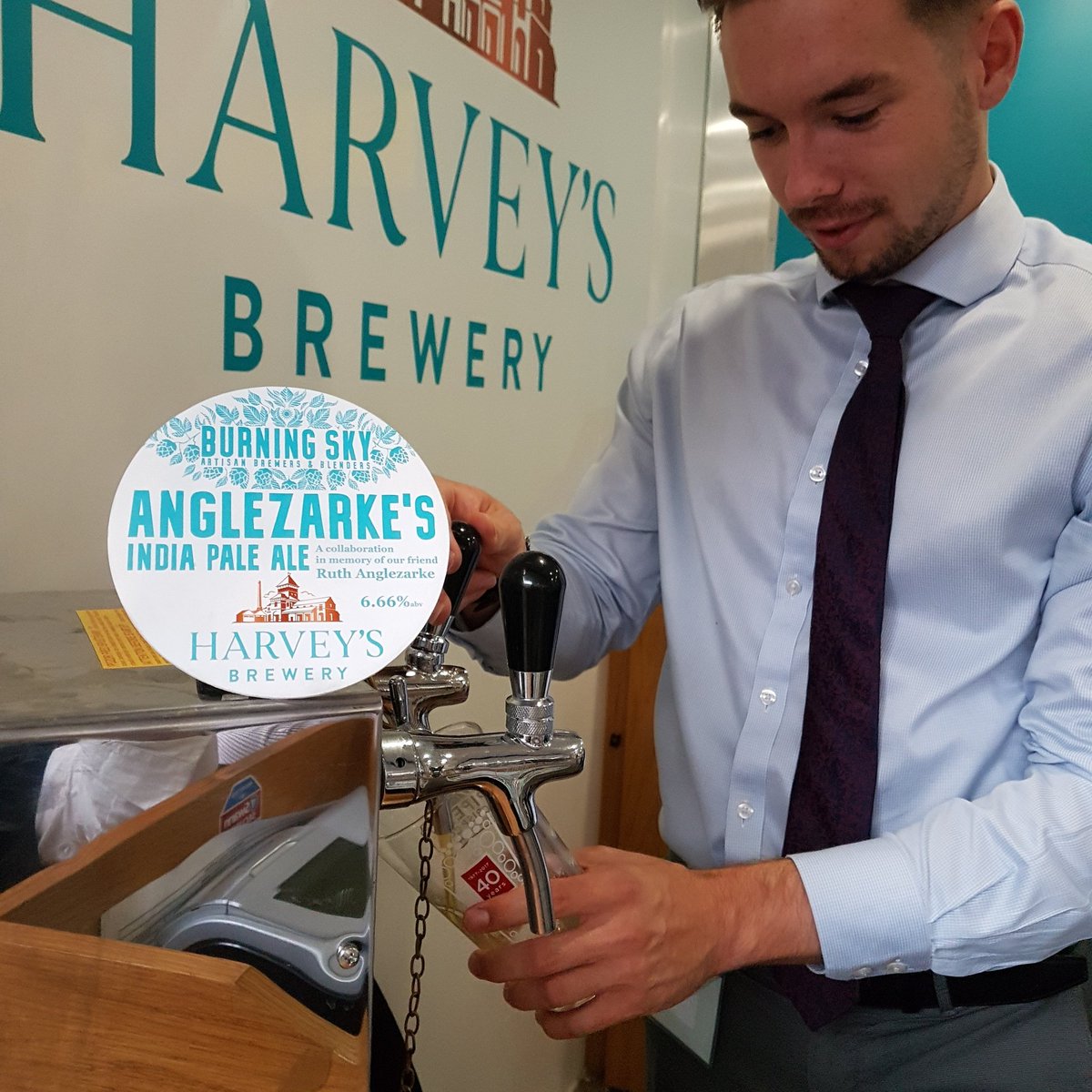 Harveys1790's tweet photo. The #AnglezarkeIPA is proving very popular today @burningskybeer. Quite a few requests for the #SussexMild and #WharfIPA too. #GBBF @gbbf https://t.co/fni5vsjCuo