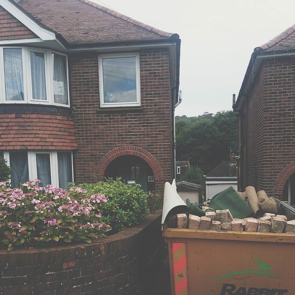 fifimcgeee's tweet photo. Demolition day in #fifiskitchen. I've decided to leave the house today even though part of me will regret not watc… https://t.co/RnFMisVslh https://t.co/6pYY5OuQbb