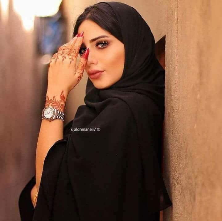 تعدينا المرحله والشوق والذكرى     وتماسكنا   وماعاد للالم طاري  إن كان تنشد عن أخباري     على فكره         لي غالي تحت الثرى مافي بعده غالي
