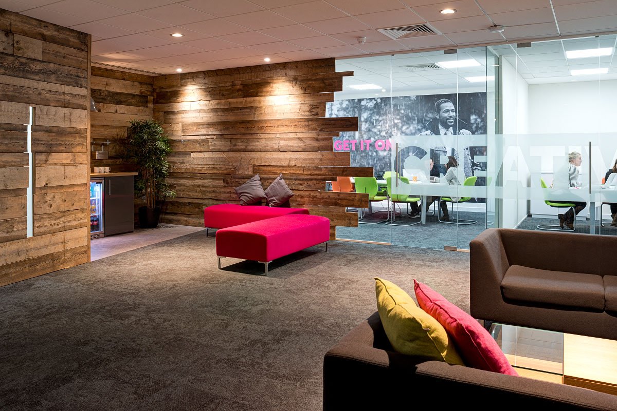 Key features to consider when designing break out areas ow.ly/BomR30edKk2