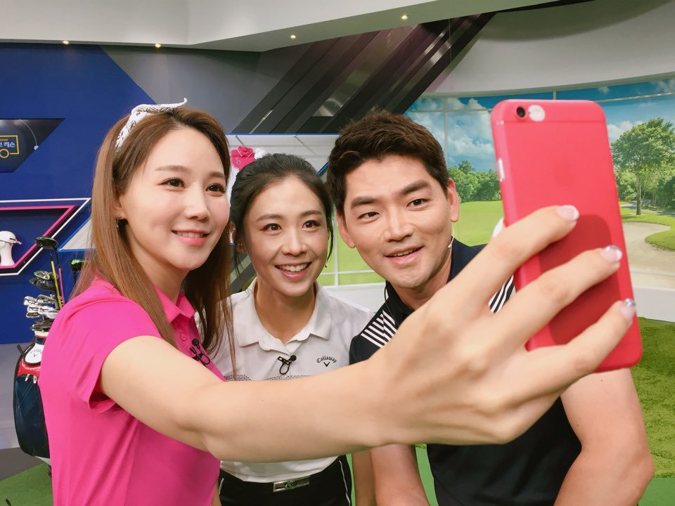 잠시 후 9시 30분! 
장재식 프로가 <손목 사용법 오해와 진실>을 공개하고
윤수정 프로가 <힘없이 힘차게>를 알려드립니다.