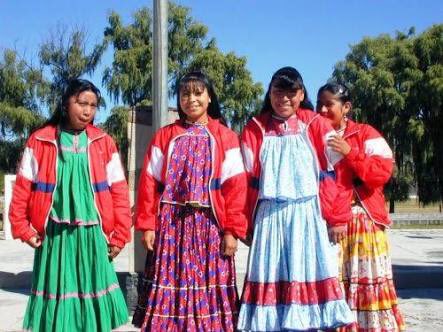 混藤 V Twitter ララムリ族の民族衣装に惚れた これ普段着てるんか 可愛い