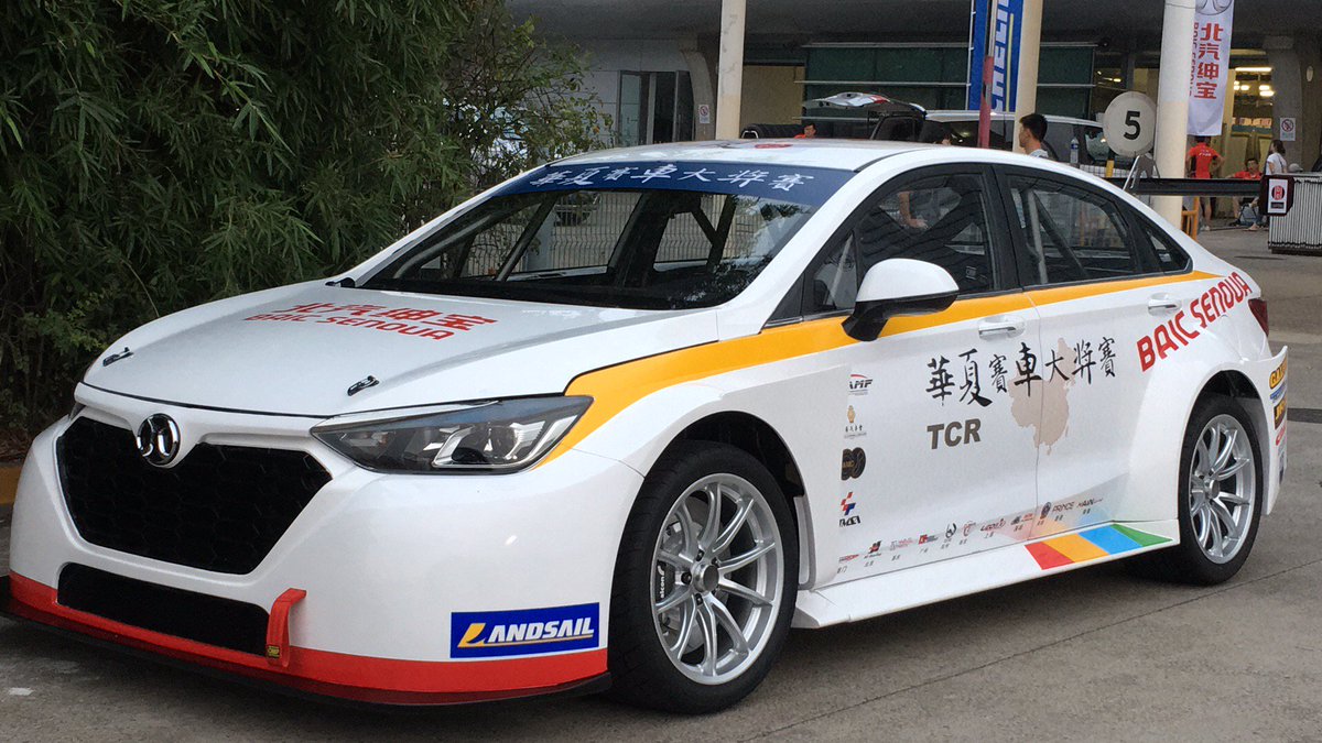 SergioFonseca8's tweet photo. The BAIC Senova D50 TCR -ish... as close as it can gets to the real thing by now.
#ChineseCup #MacauGP #BAIC #TCR @TCRIntl https://t.co/ST9LeVpxc4