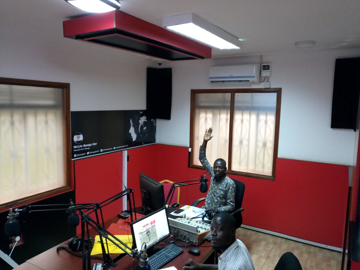 BusogaOneFm's tweet photo. BUSOGA ONE FM.
EKIBANDA KYEBYEMIZANO/SPORTS
Yateesa Jacob
Henry Papa
#LiveAt3
https://t.co/YEMMMXPF7b
#AfunvugheIssebantu https://t.co/cEVyrt5LQW