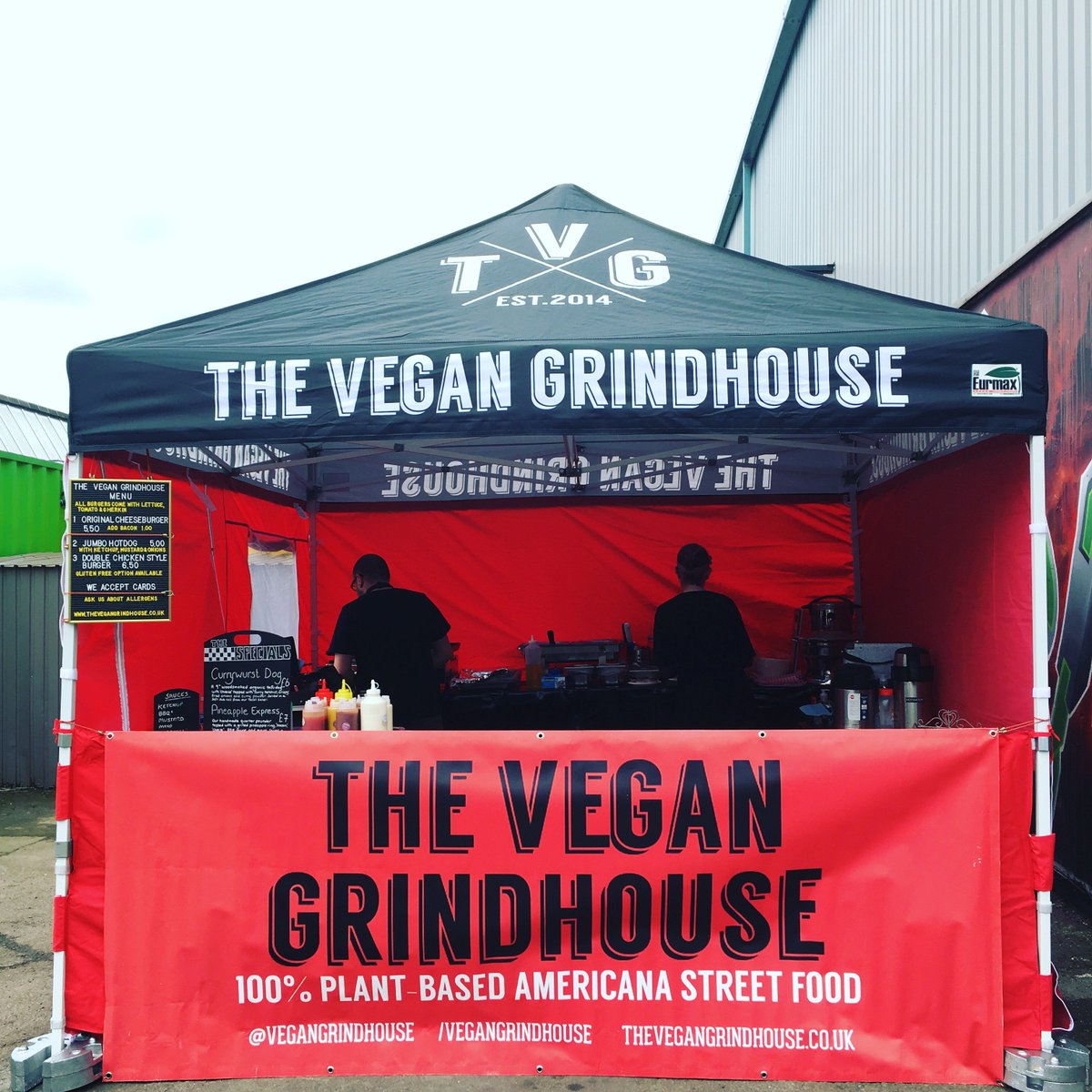 digbethestate's tweet image. Read our exclusive interview with @vegangrindhouse, who are bringing their AMAZING food to #SummerJam on Saturday:

goo.gl/Py22JX
