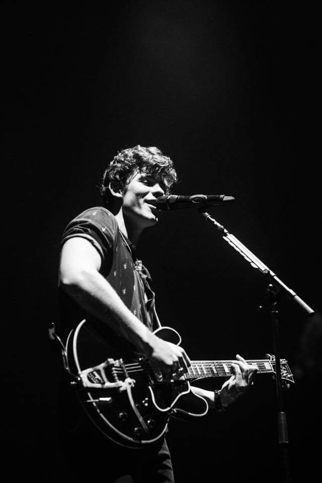 YssabellaM's tweet photo. #HappyBirthdayShawn no puedo crecer! 

SE CUERDAN CUANDO ERA UN BEBE Y AHORA ESTA CUMPLIENDO SUEÑOS Y METAS 

Feliz cumpleaños Mendes.... https://t.co/mKJuhMZM92