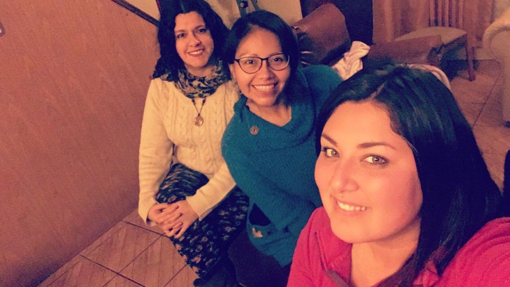 krolitartigas's tweet photo. Amigas del Alma mis cumpleañeras Leonas!!! @maryloreto #BeluBelu por una amistad que sigue floreciendo #AmigosMG https://t.co/bFxOb5xIUd