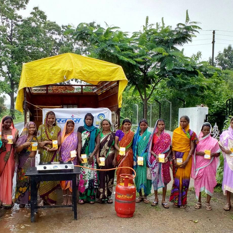 रुद्रभारत एजेंसी द्वारा सेफ्टी क्लिनिक कर ग्राहकों को LPG के सुरक्षा उपायों की जानकारी दी गई। #MyLPG #SafetAwareness #SafetyCamp