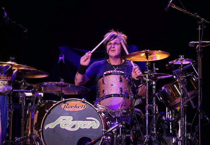 HAPPY BIRTHDAY RIKKI ROCKETT !!  LET\S ROCK SOME  