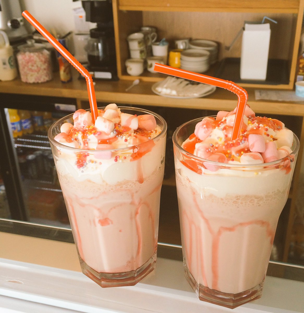 ApplejacksCafe's tweet photo. Hey @patrick7roberts sign for @celticfc and you'll get free romantic Applejacks milkshakes for life for you and @kierantierney1 is that ok? https://t.co/O5L5Ak4rTt