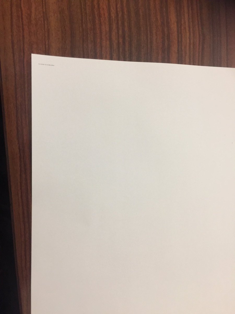 LIndeprimeuse's tweet photo. Une feuille blanche, quoi. https://t.co/3XcklMEMPF