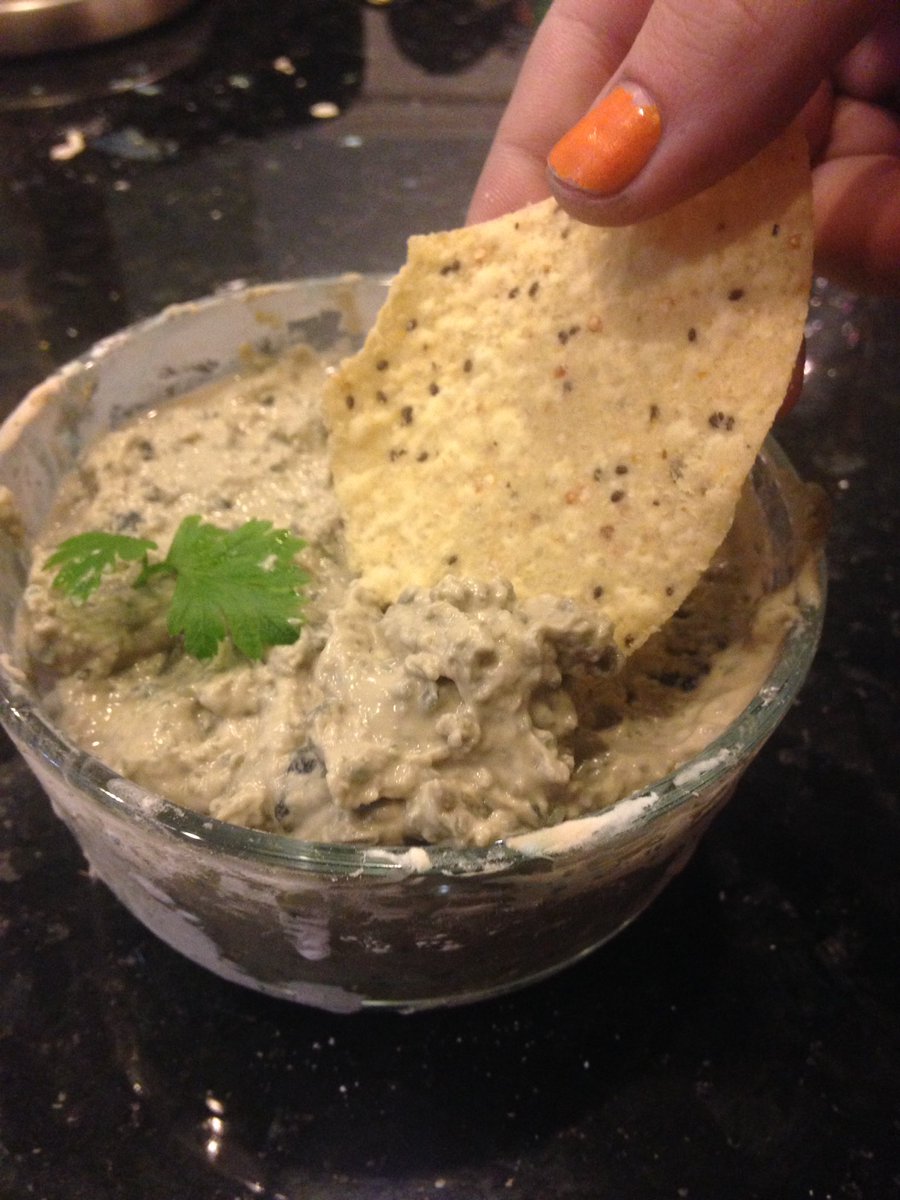 CorieBotoxy's tweet image. @GordonRamsay what do you think of my homemade guacamole? 💃🥑👨🏻‍🍳