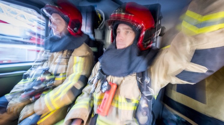 EenVandaag's tweet photo. De brandweer komt steeds vaker te laat bij een brand. De oorzaak: een tekort aan vrijwilligers. https://t.co/O4w1xx72Bf https://t.co/wItkkrGTXK