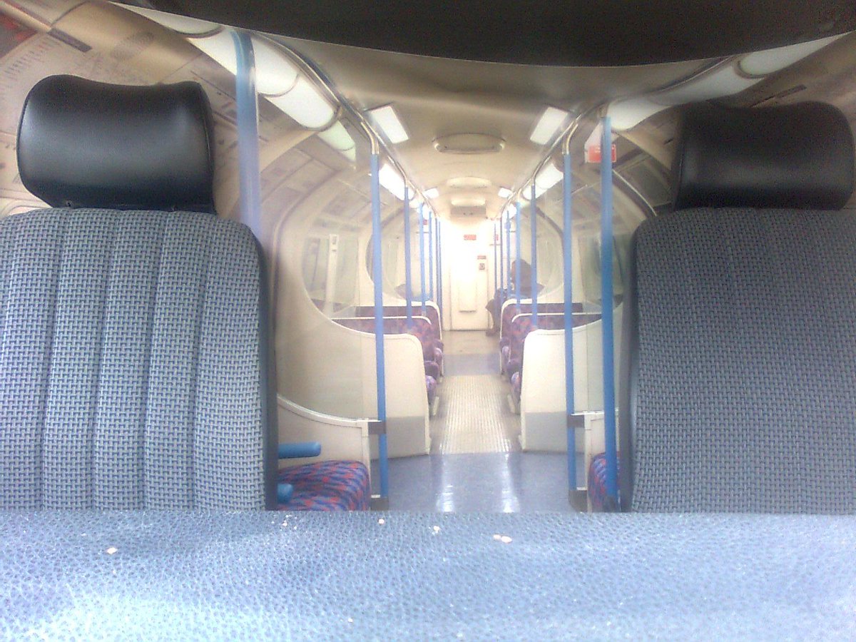 postbus88's tweet photo. Had a #banner made for my #campervan #207D
comes behind the front seats
to block view from the outside
Some slack to prove it's a banner 👀 https://t.co/Pk6Cv7Y5GP
