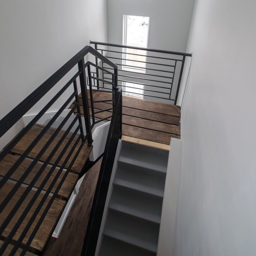 Evolve_Build's tweet image. Check out this #Custom #Stair in the Astronomer Home! We're still celebrating the completion of this project #EvolveBuild #designbuild 🔭☄️✨