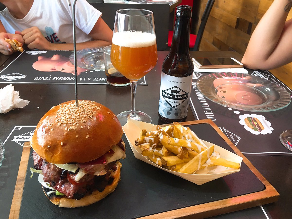 Ya podéis degustar #cerveza <a href="/JamonPower_UG/">Jamón Power UG</a> by <a href="/84Brewers/">84Brewers</a> acompañado con una buena #burguer ! <a href="/JessRecaj/">محمد الخولي</a> <a href="/aleho77/">aLEHo</a> <a href="/Remealsurdelsur/">Reme Reina</a> <a href="/raqueelgg/">Raquel García</a>
