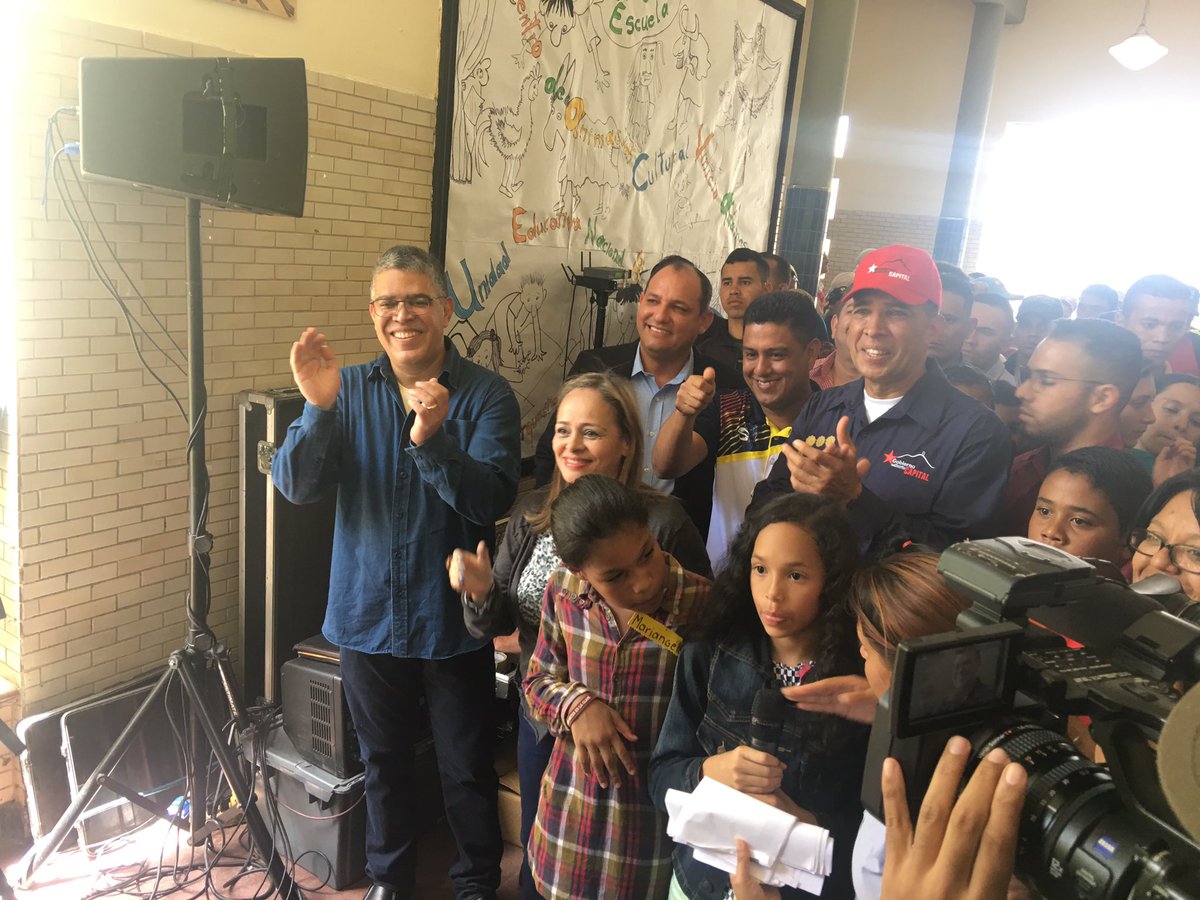 pinfantea's tweet photo. Hoy junto al Min @JauaMiranda realizando el lanzamiento del Plan Agosto de Escuelas Abiertas desde la U.E José Martí @NicolasMaduro https://t.co/Ke2R9v2imJ