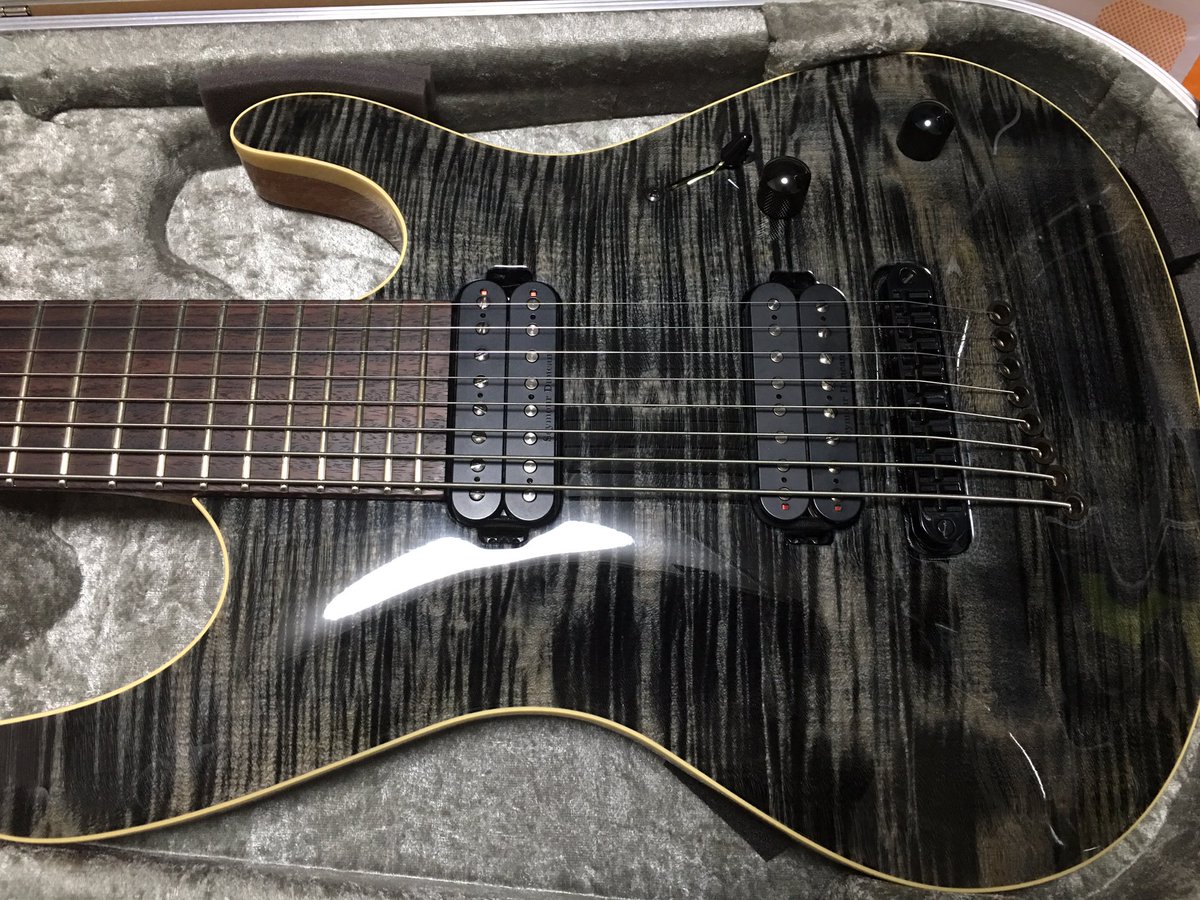 kazuho_ohmura's tweet photo. 8/8 8弦の日
とりま写真あげときます（笑）
#mayones #setius #8弦ギタ
#8月8日は8弦の日 https://t.co/8dxHU09fvS