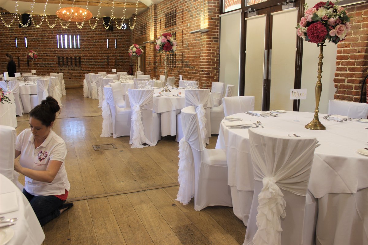 Weddings don't have to cost the earth. We'll keep your costs down and still give you the best service!
#Weddingdecor #Oxford #Rdguk #Newbury