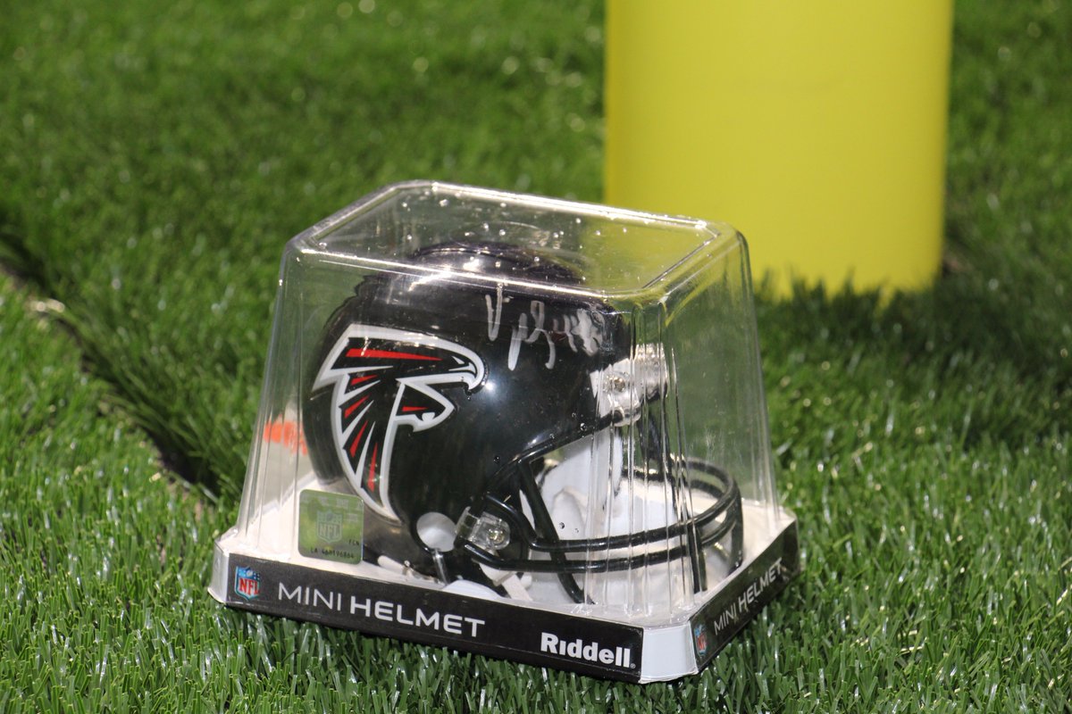 FalconsRISE's tweet image. RT &amp;amp; FOLLOW now to WIN‼️2016 NFL sack leader @VicBeasley3 SIGNED mini-helmet! Make sure to follow on Instagram and Facebook #RiseUp 💯