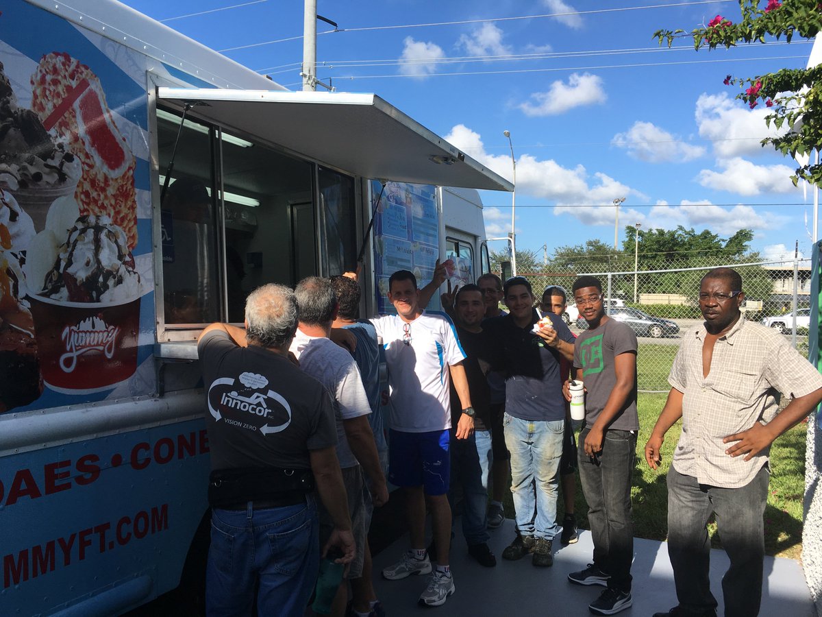 SwiftStaffingFL's tweet image. Ice Cream day for our employees at Innocor - Miami. Perfect event for this August heat! #IceCreamDay #Innocor #SwiftStaffing #SwiftJobs