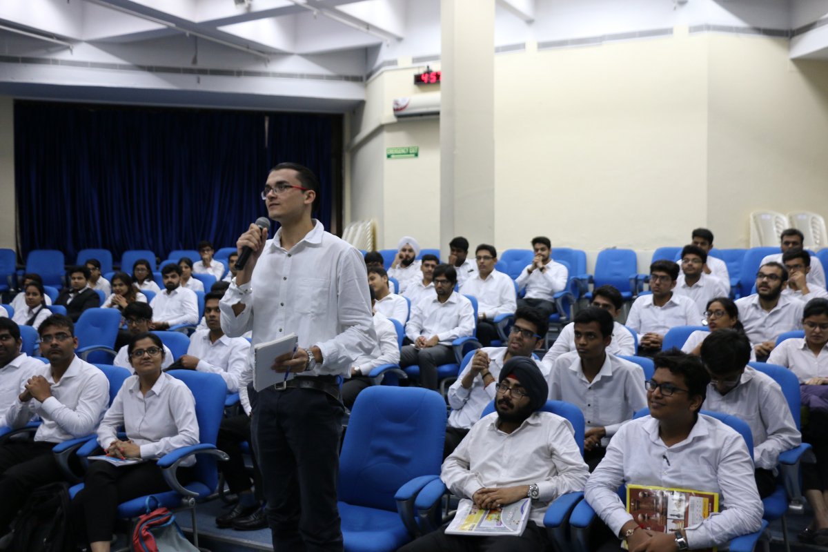 FOREConnect's tweet photo. Mr. Sandeep Balan, Digital Marketing Head, United Breweries Ltd addressed the students of @FORE_Delhi on the tips to build brands online. https://t.co/4EWvjDaRdn