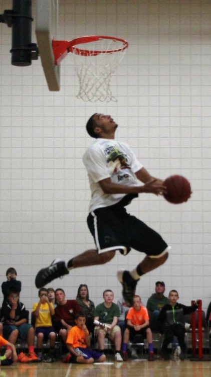 NickleDickleBB's tweet photo. Nickle Dickle Dunk Champs:
2013: @MuhneyyChief_12  
2014: @johnwarren_3
2015: @myleshanson4  
2016: @AaronAtrainGill 
2017? https://t.co/8BiYryQbzQ