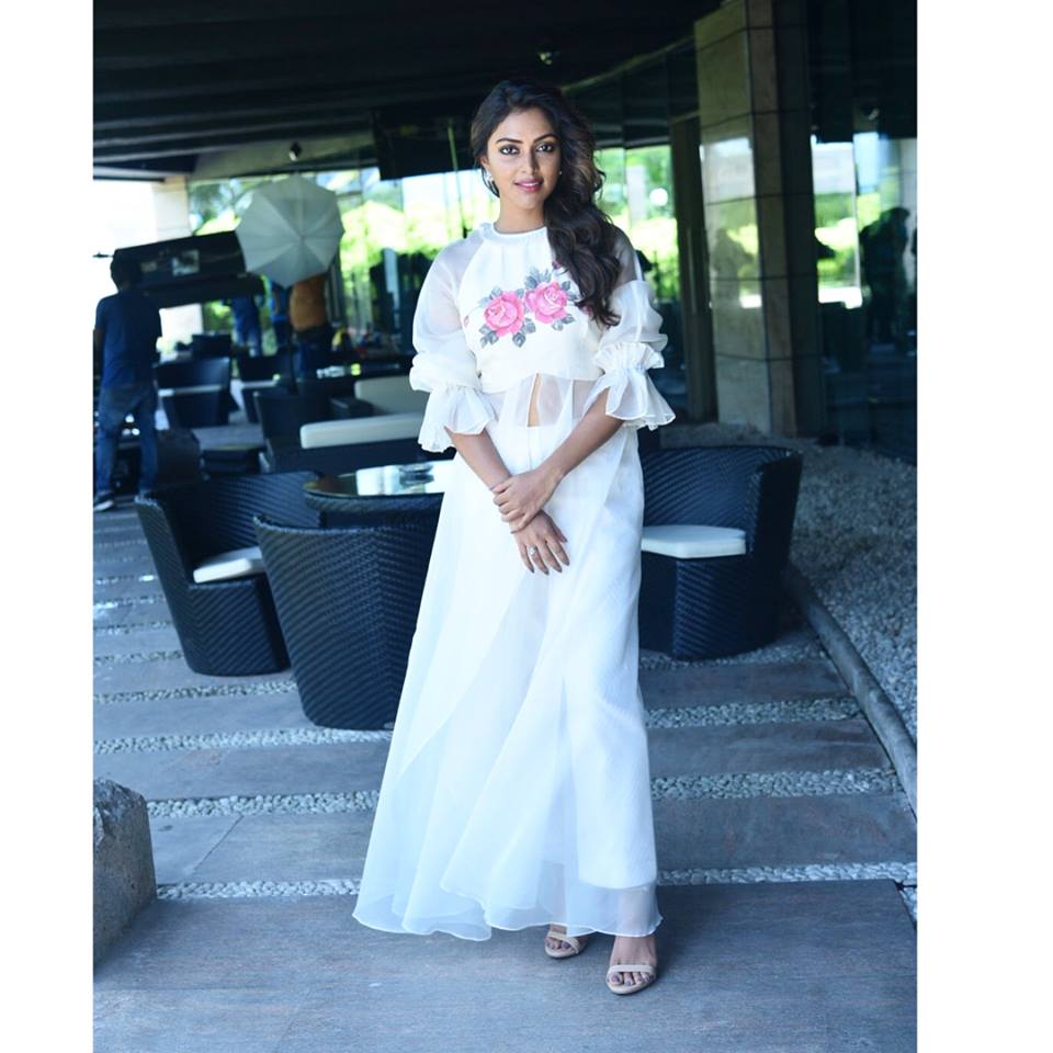 Kollywood_Area's tweet photo. @Amala_ams π #VIP2 Promotion
#Vip2FromAug11 https://t.co/SOXxMetRq7