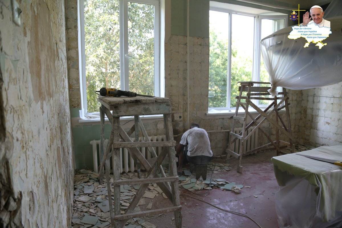 helpuaorg's tweet photo. Мы начали ремонтные работы в Краматорской больнице №3 (ожоговое отделение) в рамках акции "Папа для Украины".
#Helpuaorg #Папа_Римский https://t.co/4vxBvqRX6s