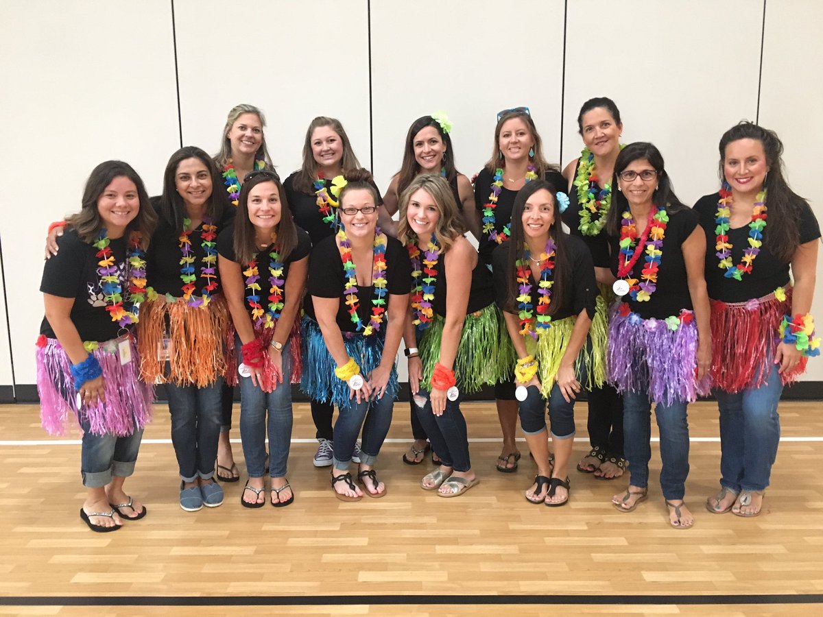 #mjejags <a href="/MJEFirstGrade/">MJE First Grade</a> is ready for convocation #BeTheLegacy <a href="/MJEjags/">Jenks Elementary</a>