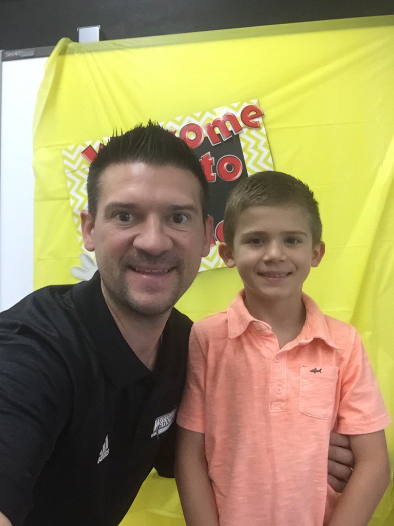 CoachCorbin's tweet photo. This dude is in 1st grade ! 😳 https://t.co/KTNTdSGvxS