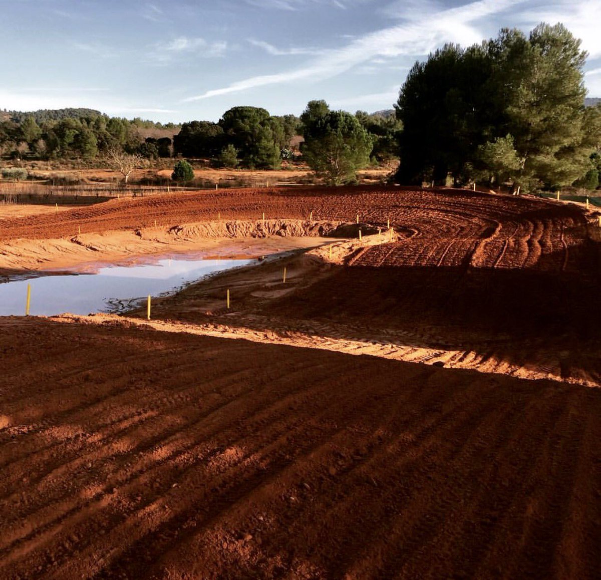 juanjogimeno's tweet photo. This is RedSand MX Park ! Amazing ! Three really GP tracks with Greg Atkins design . Open from 9th October 2017 #redsandmxpark #spain https://t.co/8gGGkIvS23