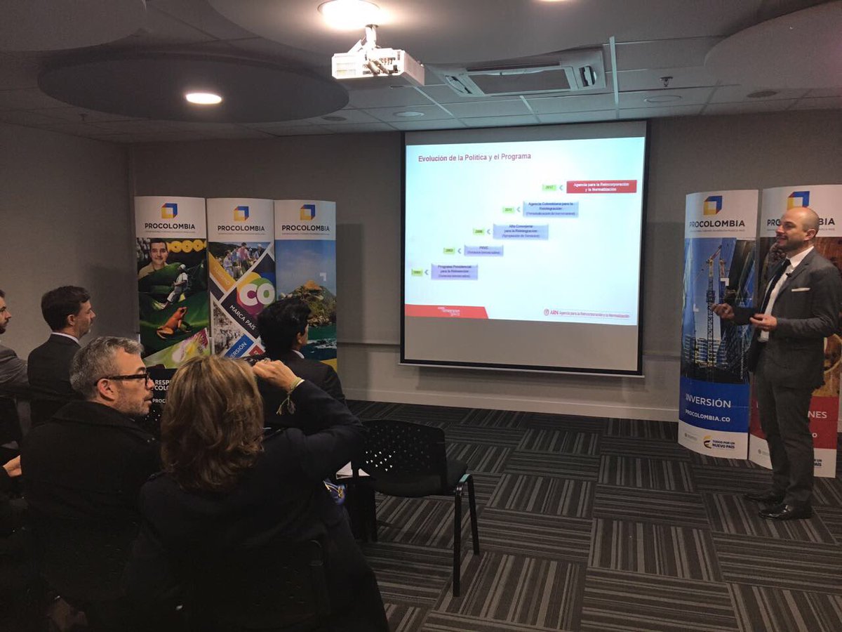 ARNColombia's tweet photo. Hoy estamos en el #BreakProColombia compartiendo cómo se reintegra un excombatiente @PROCOLOMBIACO https://t.co/KjtlNgWvkU