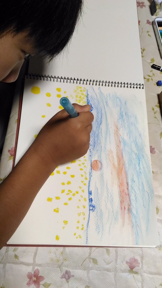 やたみほ A Twitter 息子の夏休みの自由研究は 水彩パステルで描く島根県の風景画 息子はスケッチブックに 私はポストカードに 主人の実家に帰省中 たくさん描きたいと思います 一日目は 夕日とひまわり畑