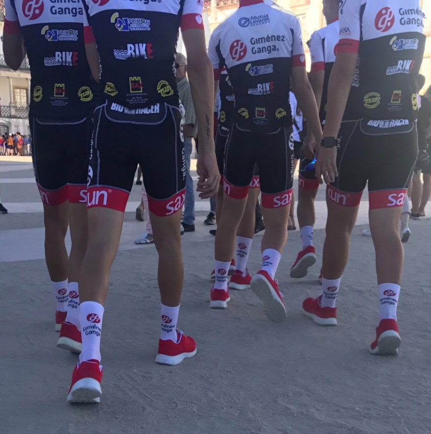 Estamos muy contentos con el resultado del equipo <a href="/GimenezTeam/">GimenezGanga-primoti</a> ¡Son unos cracks! 
Mirad que zapatillas más bonitas tienen ;)