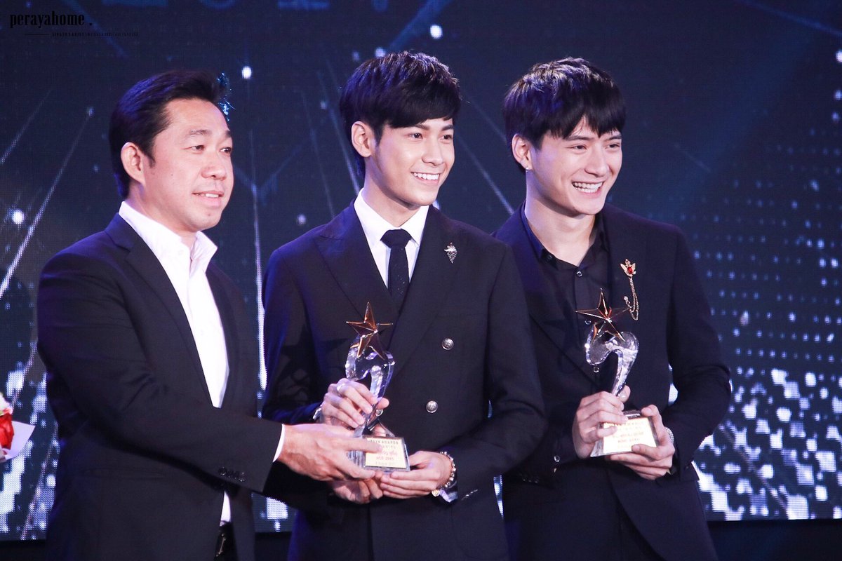 ขอแสดงความยินดีกับรางวัล ดาราคู่ขวัญ(คู่จิ้น)แห่งปี2560 กับน้อง <a href="/stjinx_maya/">ในโซเชียลฉันเป็นทุกอย่างที่ไม่ใช่ศิลปิน.</a> และน้อง <a href="/kristtps/">คุณพี⛅💛</a> นะคะ #MayaAwards2017 
#SingtoKrist #ทีมพีรญา