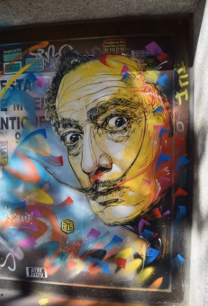 Miriamposmo's tweet photo. Nunca terminarás de conocer #Madrid. Guía de arte urbano por la capital https://t.co/2kt37EVs4T #estudio34 https://t.co/J7ogMQQCSk