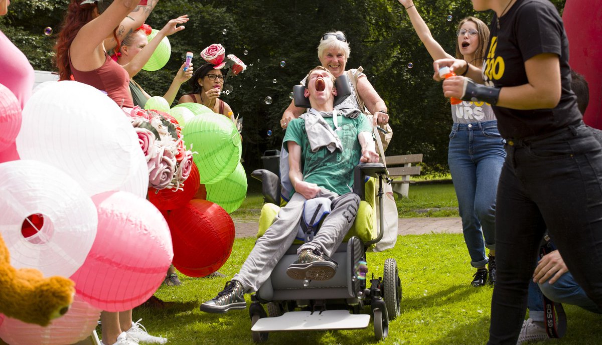 decorrespondent's tweet photo. Op Mini Mysteryland krijgen verstandelijk beperkten ook een festivalervaring: https://t.co/nMlNnHwujv @VeraMulder #Festivals https://t.co/LMyy8buDdC