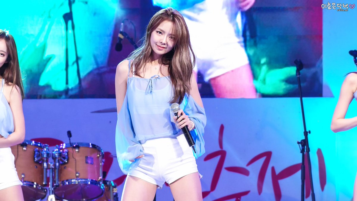930316_net's tweet photo. 170805 #스텔라 #Stellar #효은 #Hyoeun 화천 토마토축제 #찔려 #Sting 직캠 #Fancam https://t.co/lG5qpXZ1jR https://t.co/7MsImii9Yf