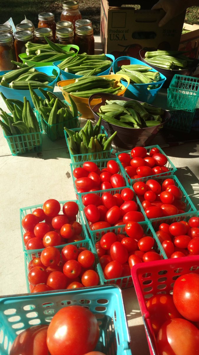 HburgMarket's tweet image. Vendor of the Week: Effie Bryant of Bryant Produce. She sells tomatoes, okra, fig preserves, salsa, green tomatoes, and boiled peanuts!