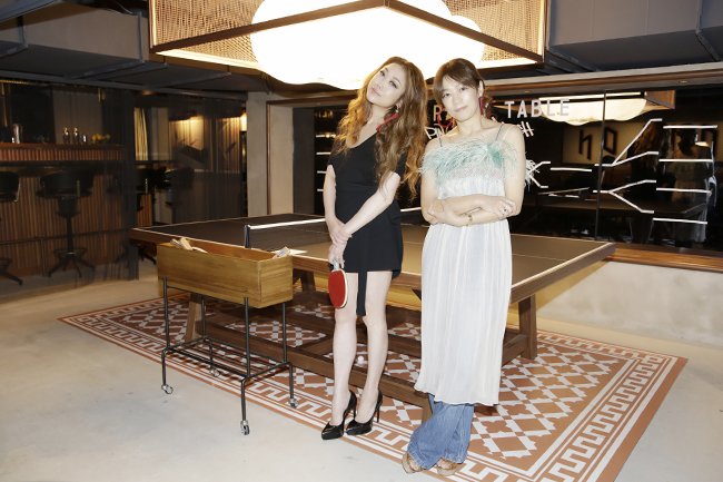 Numero Tokyo Twitterissa Juju Jujusonymusic と編集長 田中杏子のおしゃれトーク 秋冬のトレンドカラー 赤のファッションからステージ衣装 ライブの面白エピソードまで内容盛りだくさん T Co Mcsfdsngaz Numerotokyo Juju T Co C3w3yw9zpi