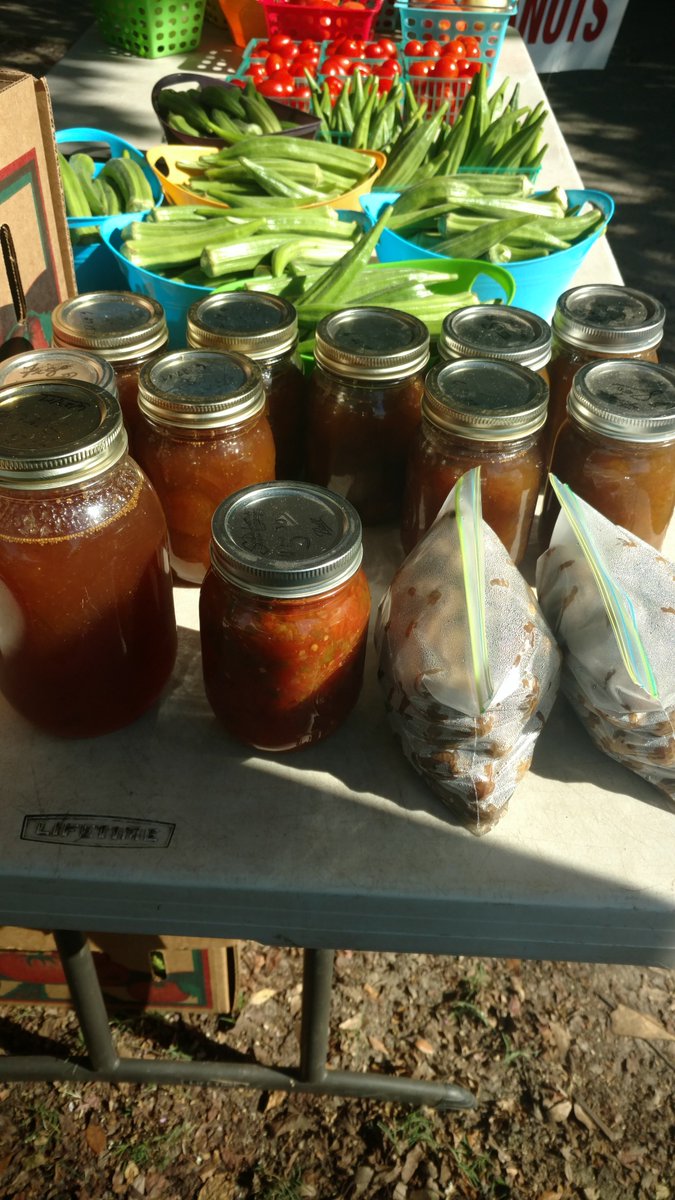 HburgMarket's tweet image. Vendor of the Week: Effie Bryant of Bryant Produce. She sells tomatoes, okra, fig preserves, salsa, green tomatoes, and boiled peanuts!