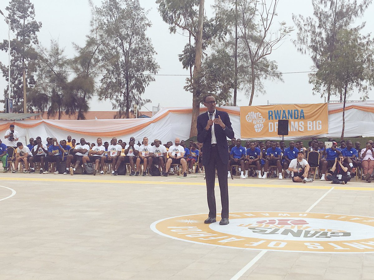 UrugwiroVillage's tweet photo. President-elect Kagame:Young people of Africa have a lot of talent that may not come out without the kind of opportunities you have provided https://t.co/TFemdEvISp