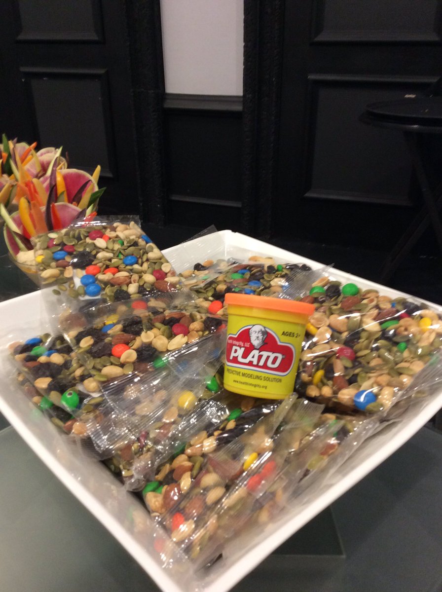 blumystic6's tweet photo. I love snacks and Plato! @HI_PLATO #PLATOCAN https://t.co/v6NtqQGL7A