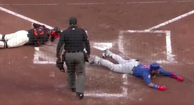 ChicagoCubsHQ's tweet photo. ICYMI: WATCH: Javy Baez with incredible inside-the-park home run: https://t.co/oKRRB3enOY https://t.co/cxxrRS6yhn