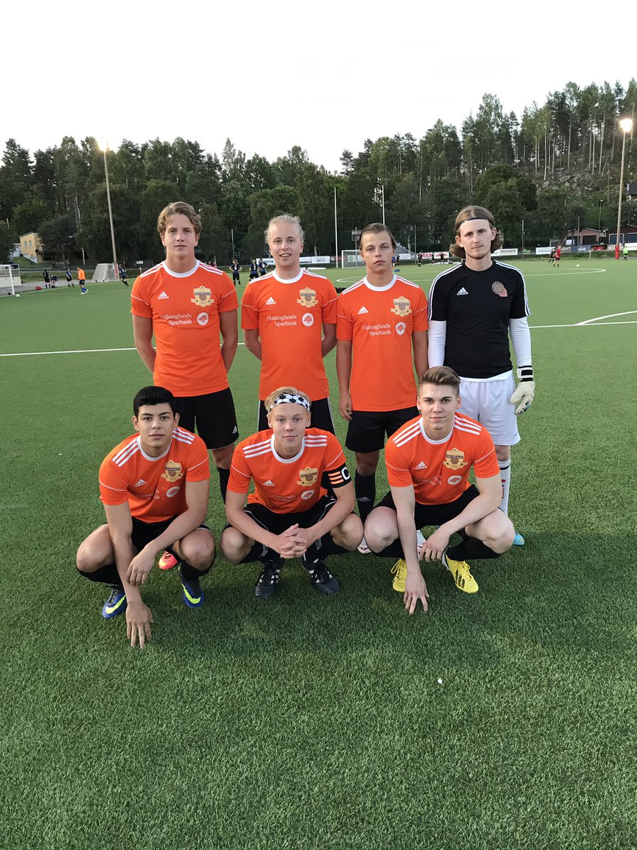 På bilden ser ni den seriesegrande startsjuan för omgång 9. Nästa vecka möter vi Fire&amp;Ice innan slutspelet drar igång! 🏆🥇 #VGFC