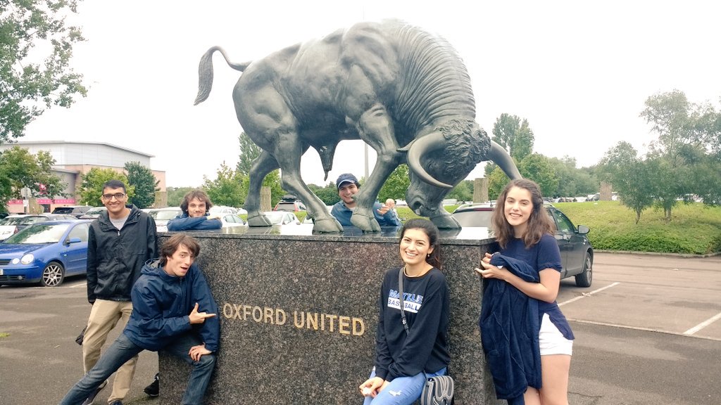 ECSPOxford's tweet photo. Football again, this time @OUFCOfficial treating us to a 3-1 goalfest in the first half and some posh pies #footballnotsoccer #oxford https://t.co/3jsqatYY2A